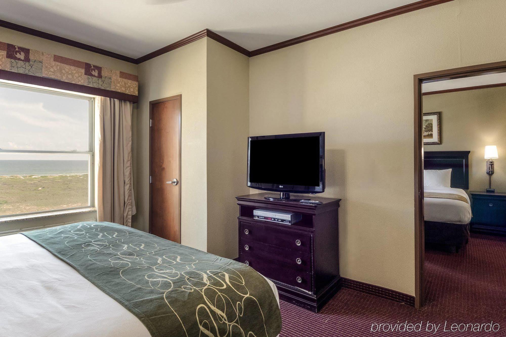 Holiday Inn Express & Suites Corpus Christi-N Padre Island By Ihg Exterior photo